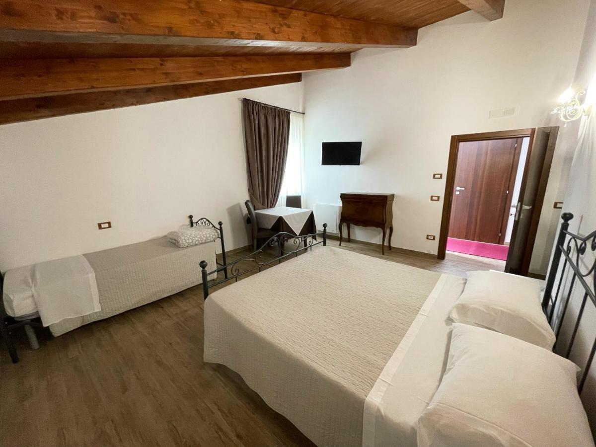 Tenuta Morrone Pertosa Bagian luar foto