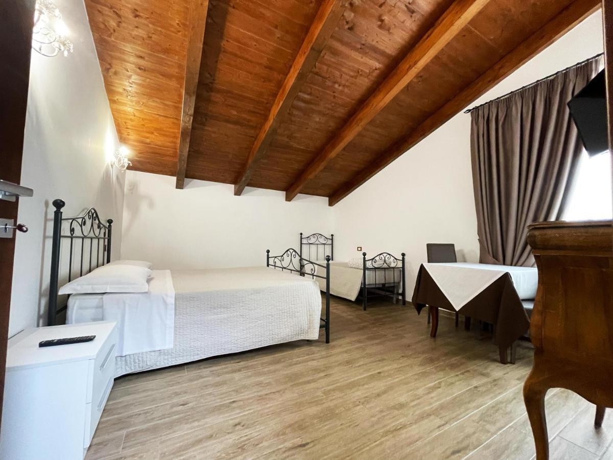 Tenuta Morrone Pertosa Bagian luar foto