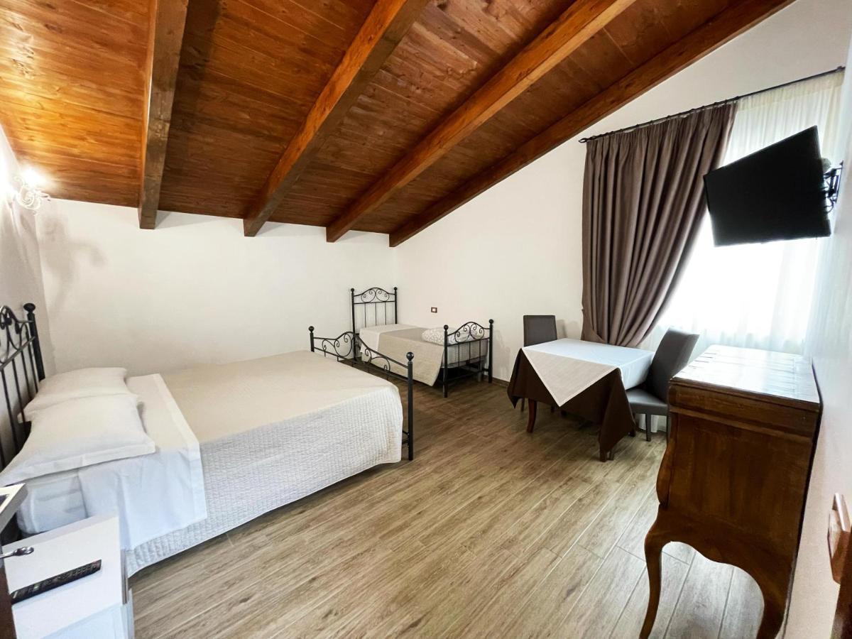 Tenuta Morrone Pertosa Bagian luar foto